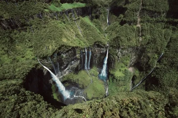 La majestueuse cascade du Trou de Fer
