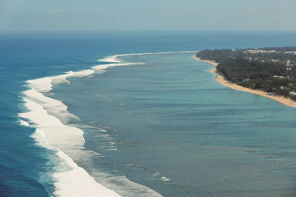 Le lagon de l'Hermitage et sa plage de sable blanc à La Réunion